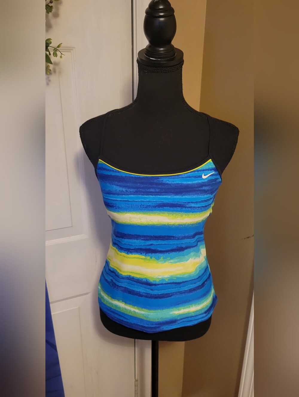 NIKE Swim Women’s Sport Tankini Top Racerback Adjustable Blue Green Stripe Sz 6
